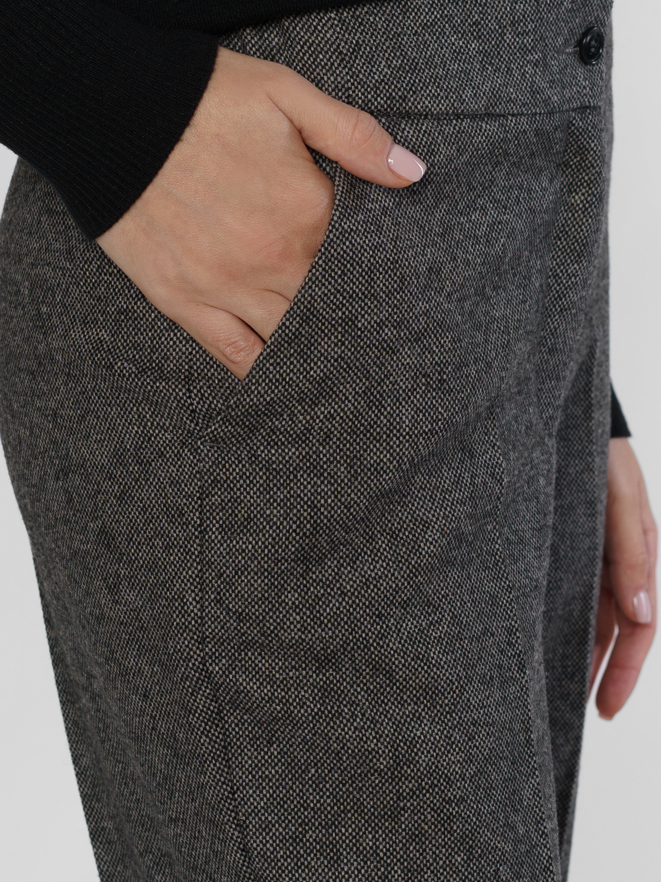 Stylish Women's Gray Wool Pants with Side Pockets