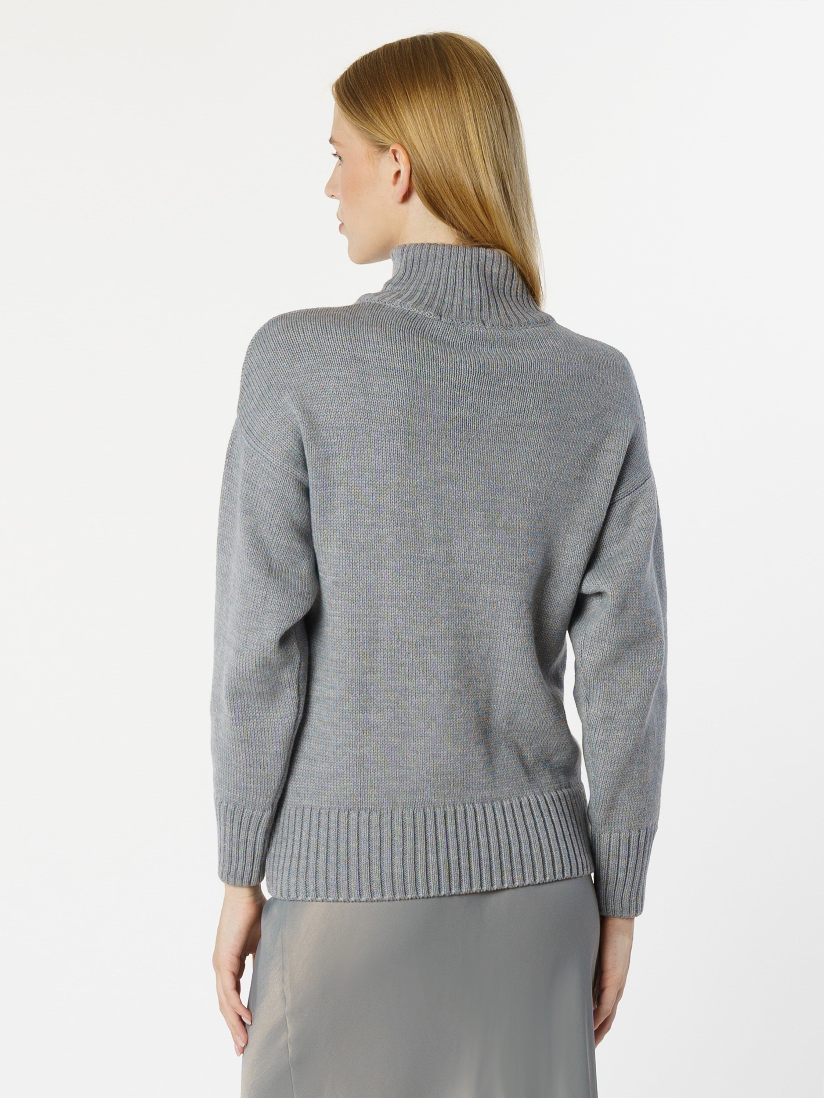 Women's Gray Sweater CA1W10.26.11